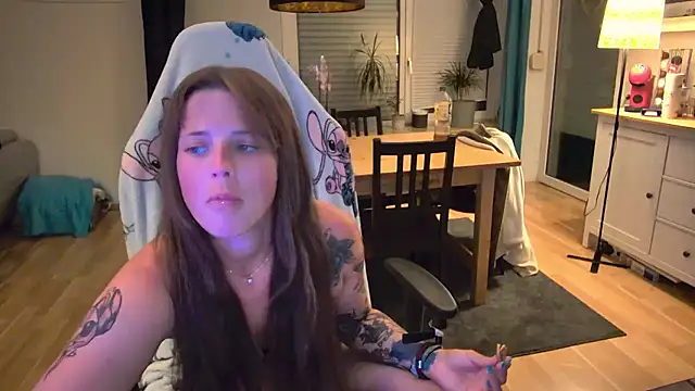Butter-Fly93 from Stripchat