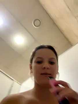LeonaLoveFuck from Stripchat