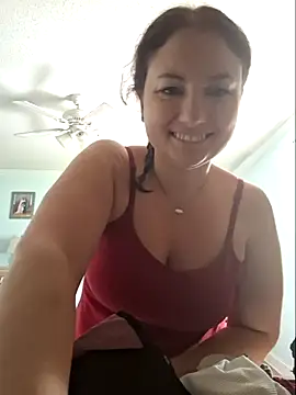 MilfyMrsRobinson from Stripchat