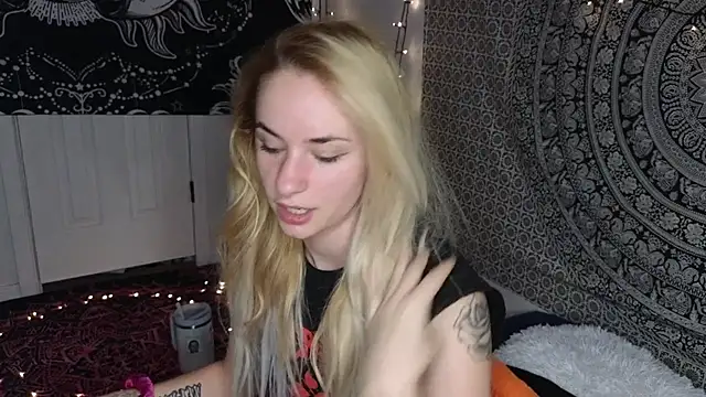 PrincessEmilia cam Live Nude & Online