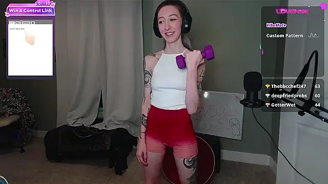 Lovelylucyy from Stripchat