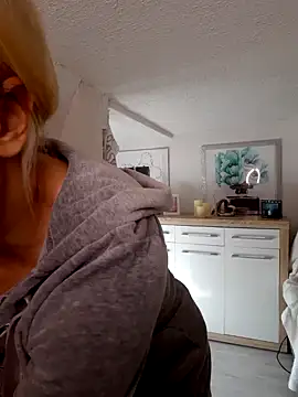 SexyJulia21 from Stripchat