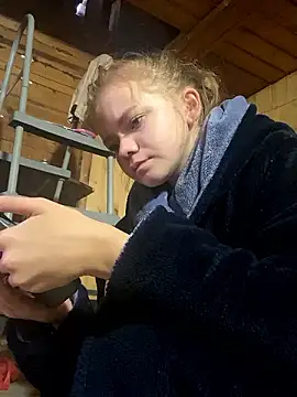 Bella 100 from Stripchat