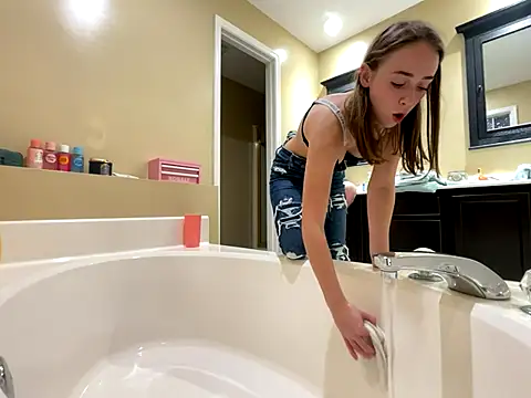 Maxinebabyyy from Stripchat