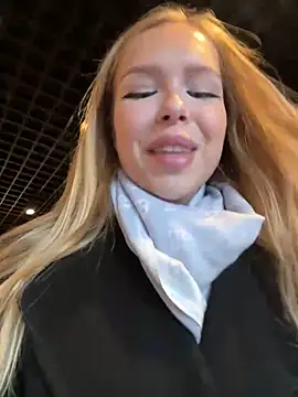 Mur girl from Stripchat