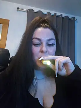Britishbella from Stripchat