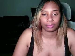 foxx-e Nudes and Live Cam