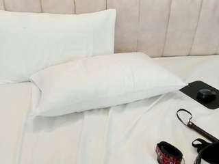 isabellsaenz Nudes and Live Cam