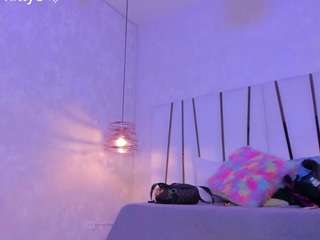 tinyrousse Nudes and Live Cam