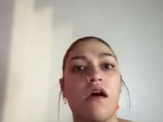 everyoneluvst Nudes and Live Cam