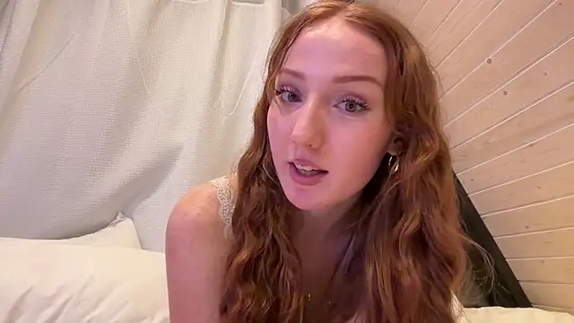 Ariellebaby2004 from Stripchat