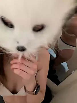 Cute-little-lea from Stripchat