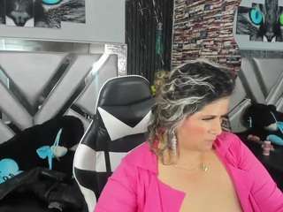 laura-bigtits1 Nudes and Live Cam