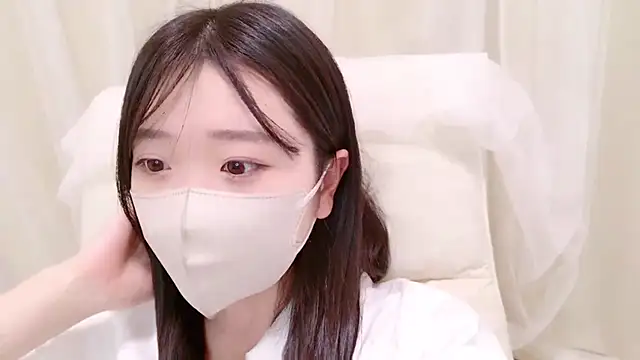 MOMOnya from Stripchat