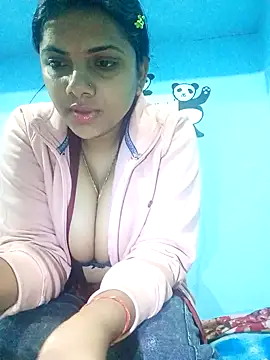 Radhika08 from Stripchat
