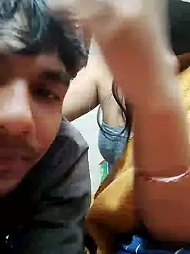 Riya190 from Stripchat