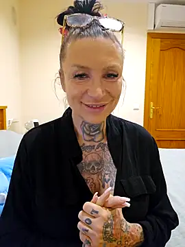 TattooMilfTanja from Stripchat