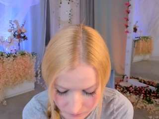 lalypeach Nudes and Live Cam