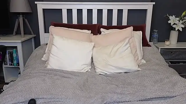MilfMillieMoore from Stripchat