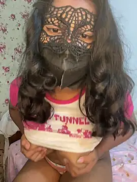 Cheezy Sithu from Stripchat