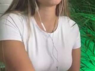 isabela-diiaz Nudes and Live Cam