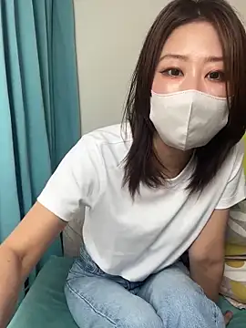 Ayu0009rrr from Stripchat