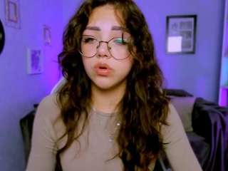 kiki-swan Nudes and Live Cam