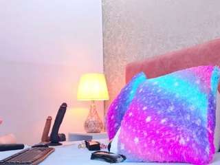 saradevoe Nudes and Live Cam