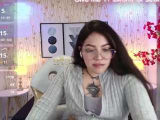 issareel Nudes and Live Cam
