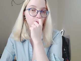kiratarot Nudes and Live Cam