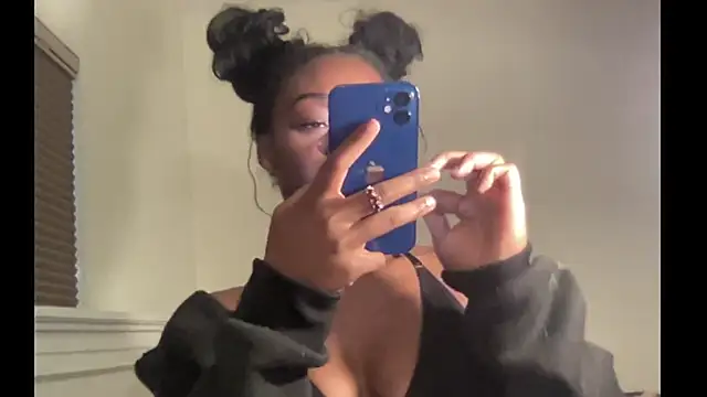 Maskedgirl5005 from Stripchat