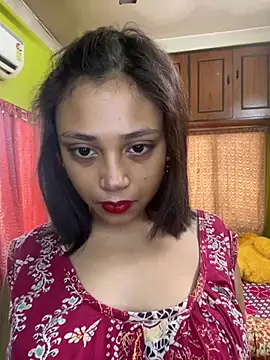 Prettybitchfucksu from Stripchat