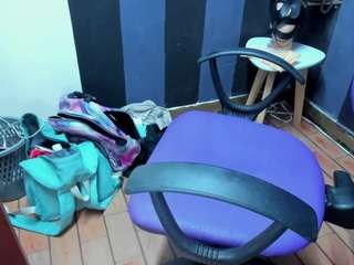 Anthonella-ran cam Live Nude & Online