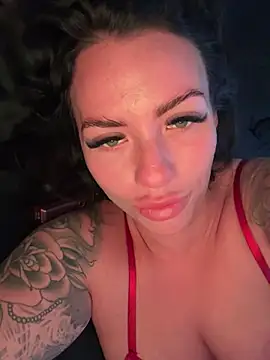 BellaBlackUK from Stripchat