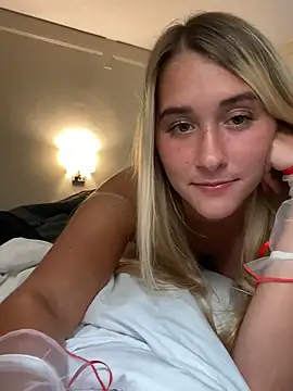 Kaylayoung12 from Stripchat