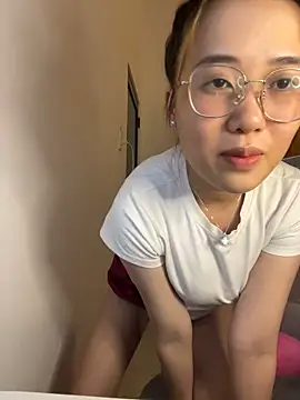 Niraa3 from Stripchat