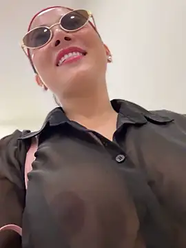 OUTDOOR QUEEN010 from Stripchat