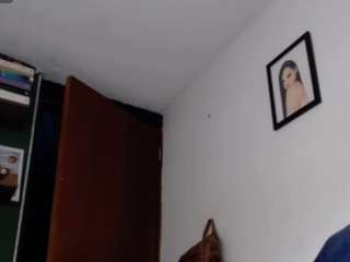 Sexy almavioleta on Camsoda Live Now!