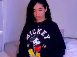 🔥 Spicy nicoleemartiinez on Camsoda Live Now!