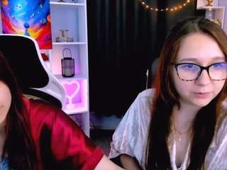 Hot laura-queen on Camsoda Live Now!