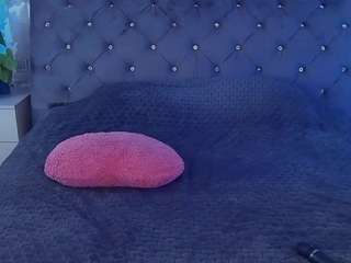 Hot suewannaplay on Camsoda Live Now!