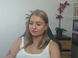 Sexy ericalust on Camsoda Live Now!