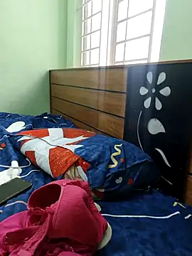 Soloqueentamil from Stripchat