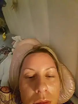 Sparkle2206 from Stripchat