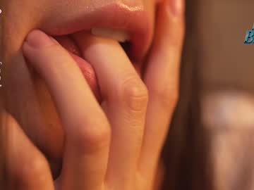 🔥 Hot 🎥, Lucie on Chaturbate Live Now!