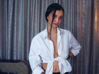 🔥 Hot gwendolynblowe on Camsoda Live Now!