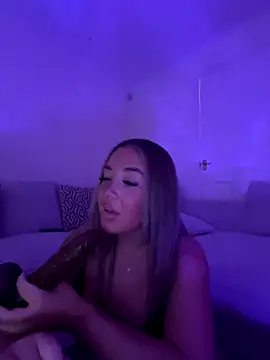 Honeyxoxxo from Stripchat