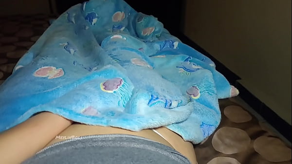 LA NOVIA DE MI MEJOR AMIGO ME ENVIA VIDEOS MASTURBÁNDOSE QUIERE QUE LA FOLLE NOSE QUE HACER