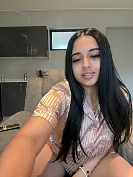LilMisIndianx from Stripchat