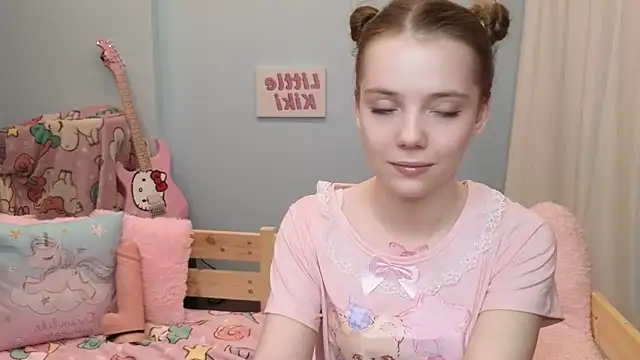 PrincessLittleKiki from Stripchat